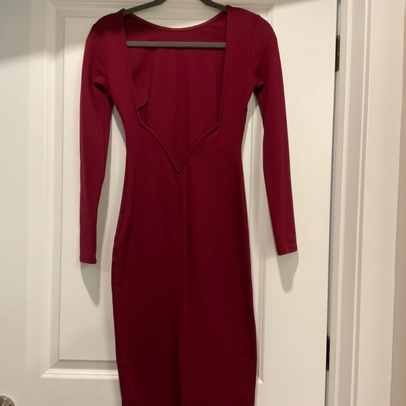 Long sleeved Maroon body on midi dress with wired low back - Picture 2 of 4